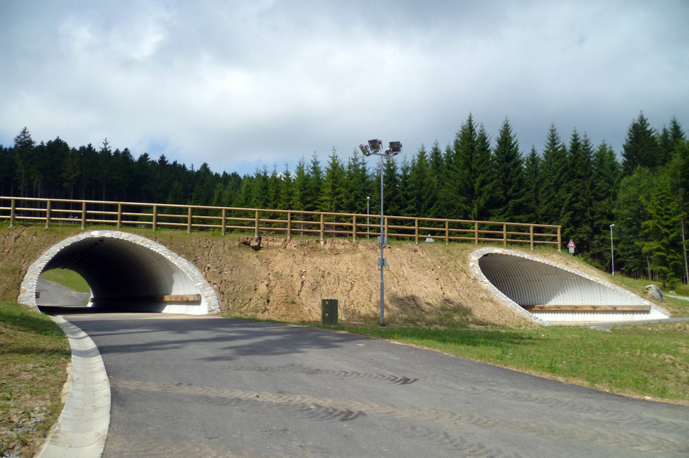 Běžecké tratě povedou i v podjezdech pod silnicí na Vlachovice