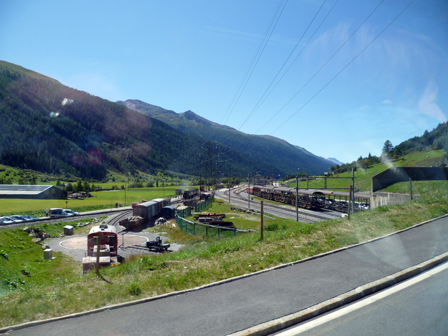 A dále do údolí na nádraží do Oberwaldu