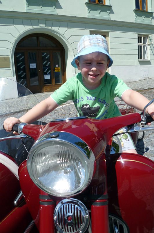 Na motorce strejdy Zdeňka