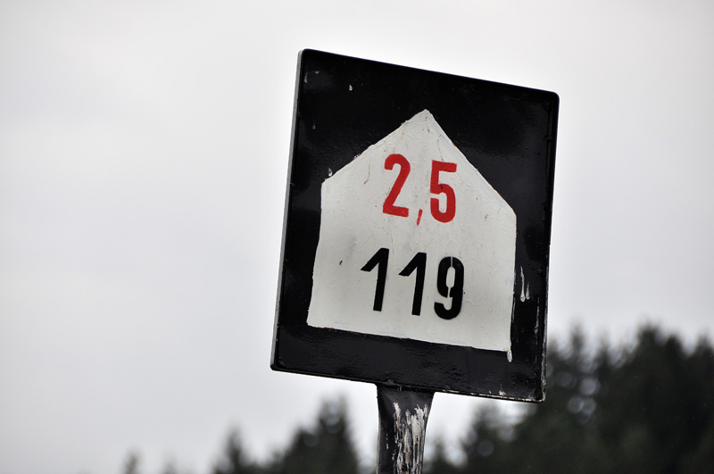 ... s těmito údaji; ještě pár metrů jede vlak do kopce...