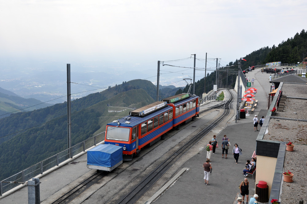 Vlak dojel do stanice Generoso Vetta