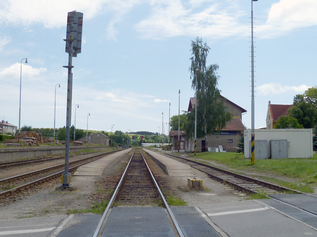 Pohled z přejezdu na Maršovice ve směru od Žďáru na Tišnov