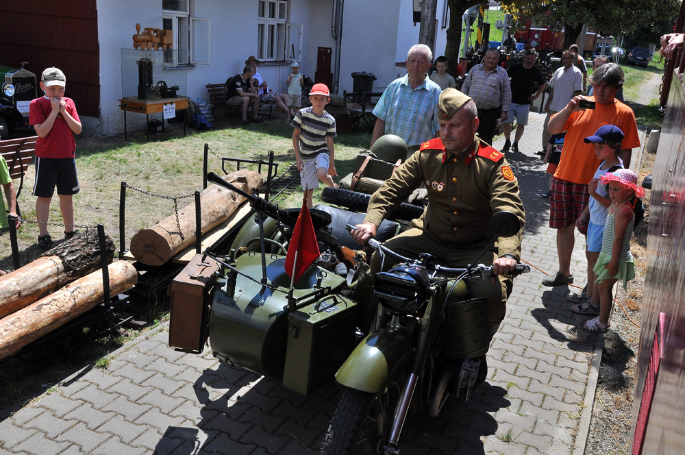 Sovětský soldat se vrací na frontu