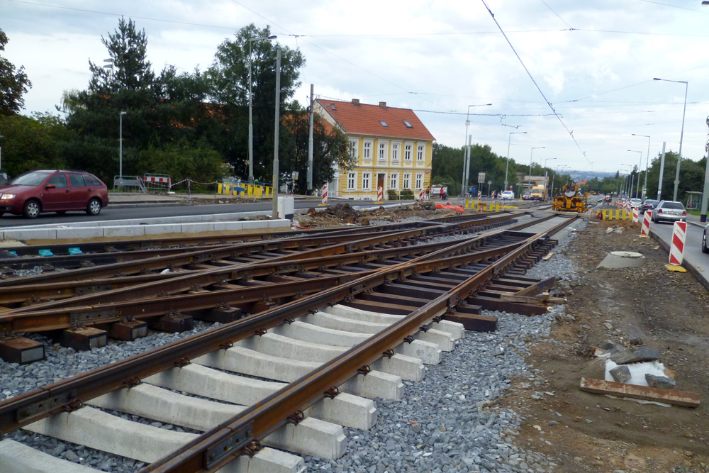 Křižovatka Vypich - stavba odbočky do tramvajové smyčky