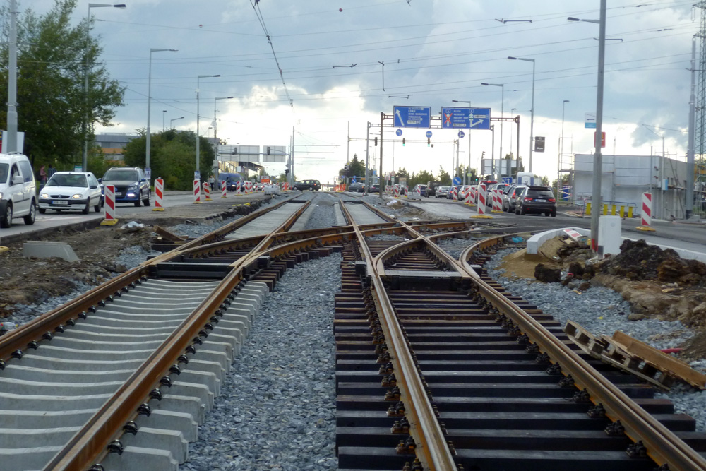 Křižovatka Vypich - stavba odbočky do tramvajové smyčky