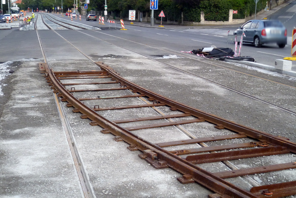 Přejezdové zařízení u křižovatky Bělohorská - Tomanova