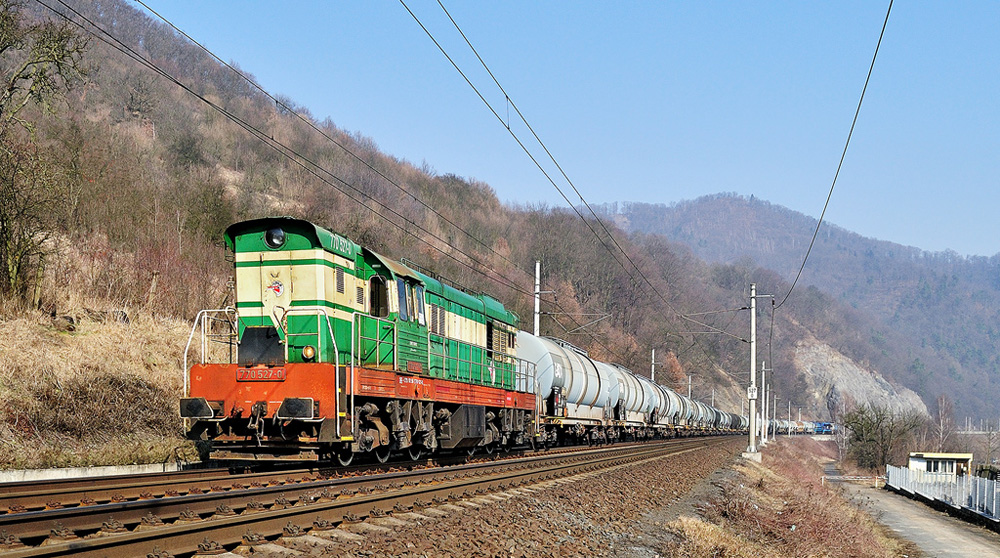 Pro srování - československá lokomotiva T699, v Rusku označované jako ČME3 - odtud přezdívka Čmelák