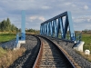 Železniční most přes R6 (pohled ve směru k Jenči)