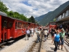 Nádraží Mayrhofen se během okamžiku zaplnilo stovkami cestujících. Na jeddno WC a jeden bufet jich bylo až dost...