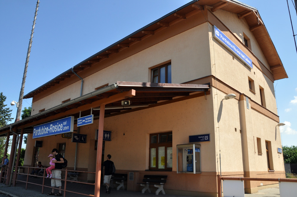 Funční objekt stanice Rosice nad Labem