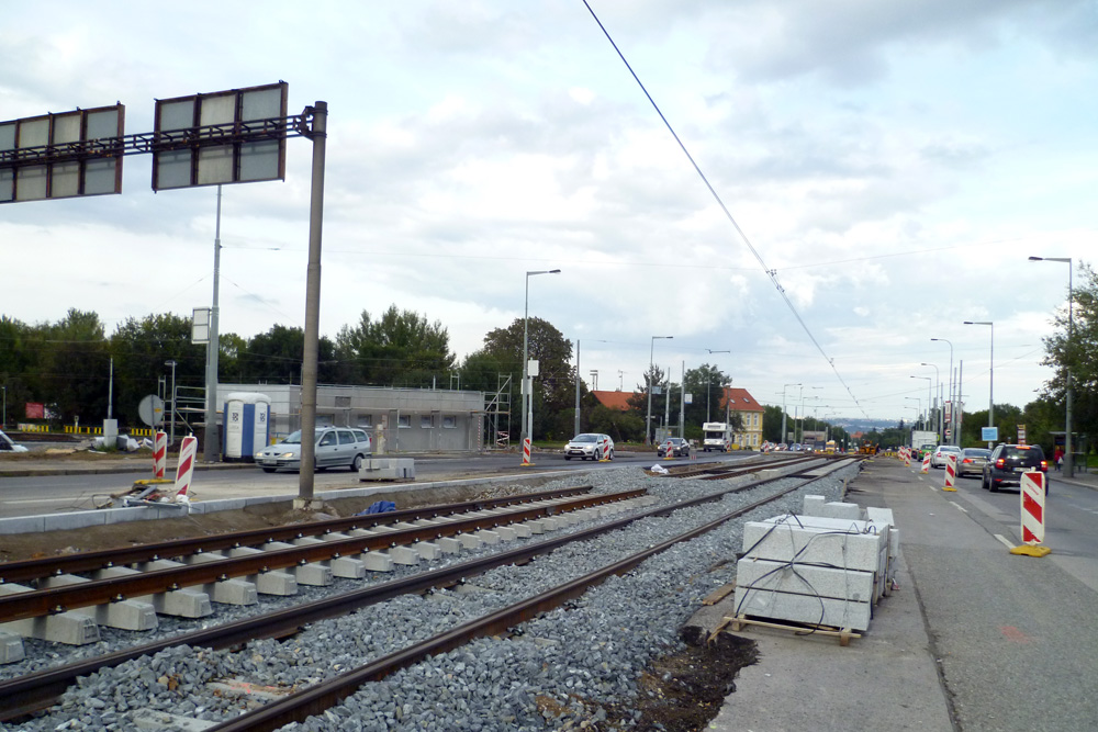 Křižovatka Vypich - stavba odbočky do tramvajové smyčky